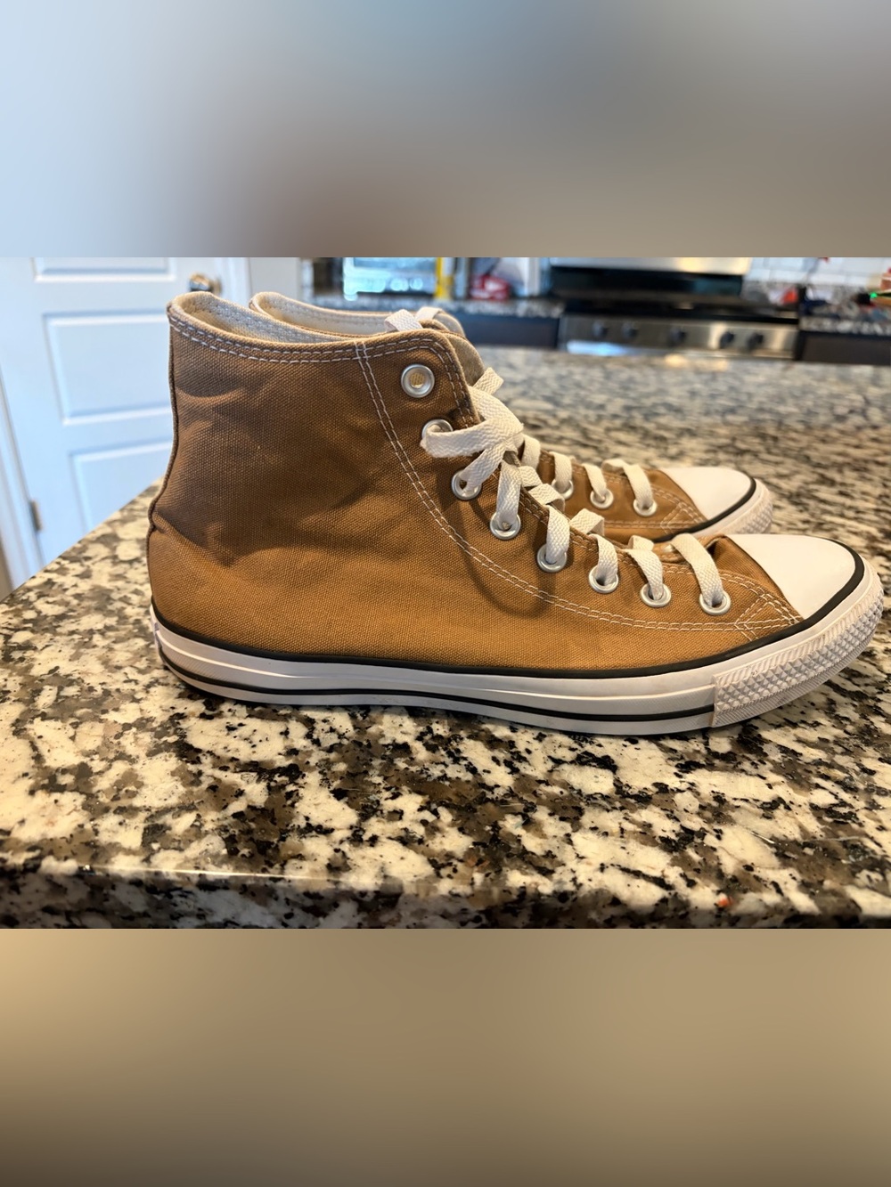 Converse High-Tops - Picture 4 of 6